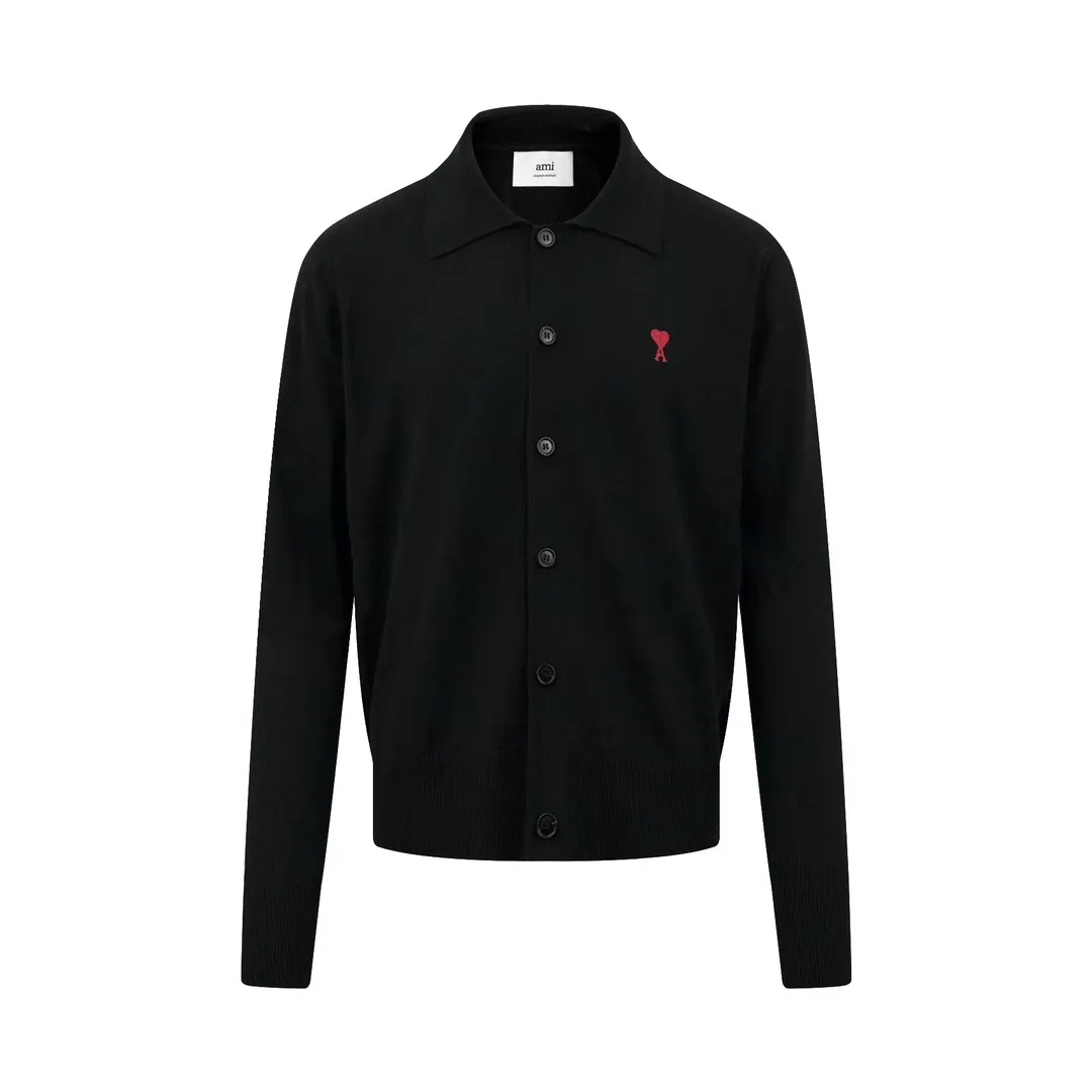Ami Red love embroidered knitted cardigan (Black) was originally purchased for 3,500 and developed. The fabric is made of custom-woven luxurious and ultra-fine merino wool. It is soft and delicate, comfortable and close to the skin. It is mainly made of deep Black. A bright red heart jumps out on the chest, adding a touch of agility and playfulness. The brand is highly recognizable. The arrangement of buttons and the symmetrical beauty of the pattern create a sense of vertical extension visually, making the wearer's posture taller and slimmer. It is the ultimate simplification of color, and conveys the love and persistence of life. Meet the well-deserved king of Versatile in extreme simplicity, using imported machine embroidery technology. Using advanced computer control systems and precise mechanical components to realize Ami love embroidery operations with high precision, smooth and delicate lines, and soft and deodorizing process for garments. Professional washing equipment and specific detergents are used to deeply clean and deodorize clothes to improve the feel and appearance of clothes. Size:S-M-L-XL